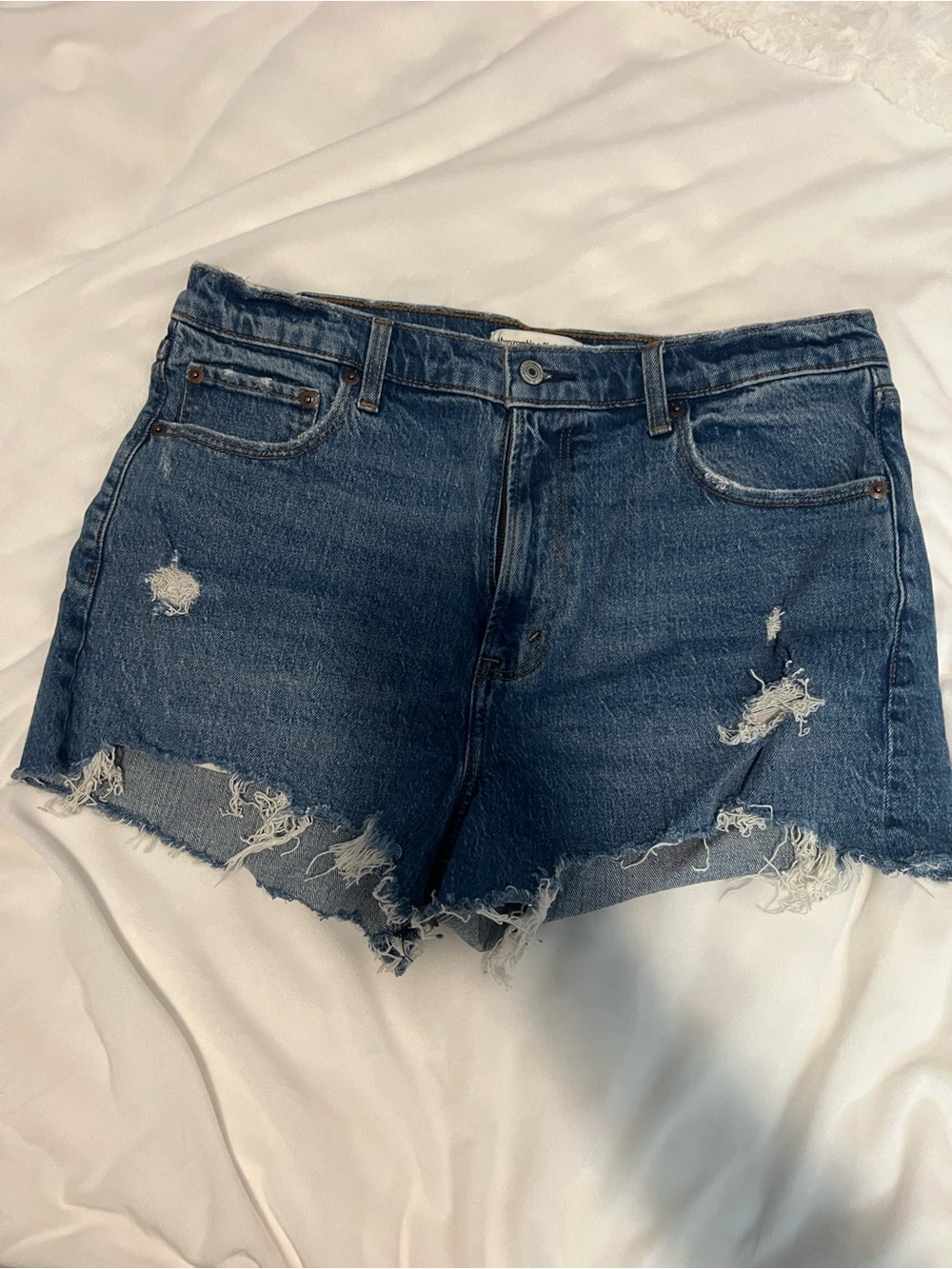 Abercrombie - The Mom Short - High Rise Distressed High-Rise Denim Cutoff Shorts